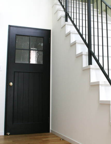 木製ドア ブラックドア