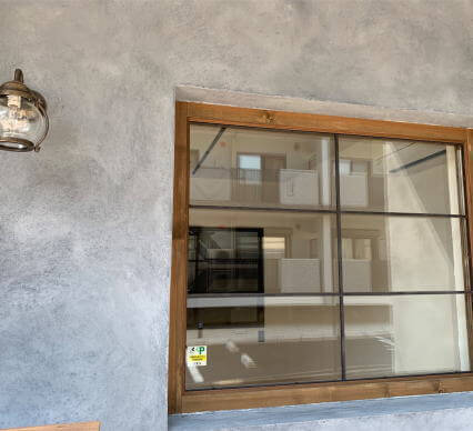 アイアン格子 木製窓の格子