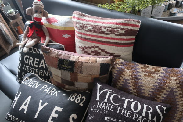 年末年始特設 クッション現品販売のイメージ