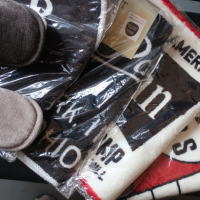 空間のアクセントになるポップなマット