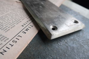 昭和テイストのドア金物シルバー