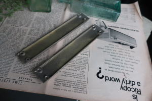 約180×32mmサイズのアンティーク風押し板