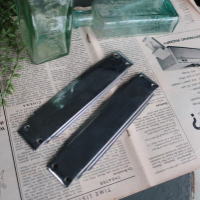 店舗ドアに合うアンティーク押し板