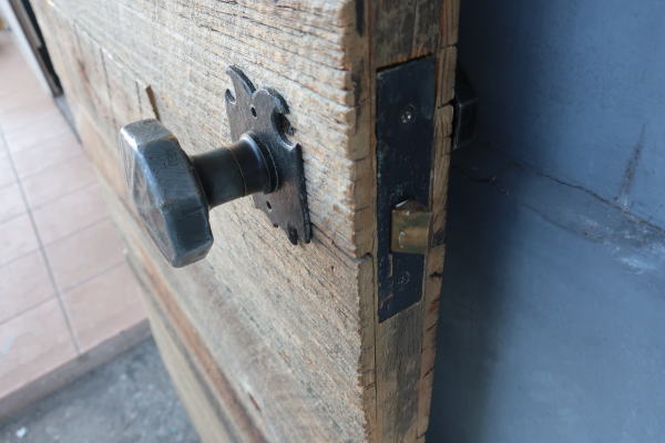 ドアノブ付き木製ドア,そのまま使えるアンティーク建具