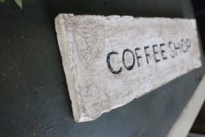 おうちカフェのディスプレイに似合うCOFFEE SHOPサイン