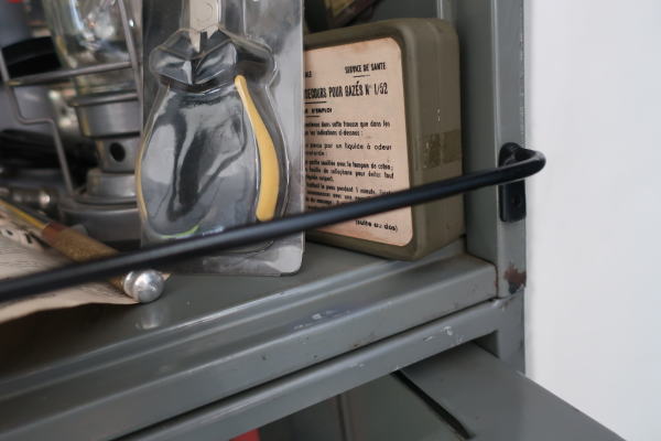 天板側面に取り付けできるタオルバー用アイアンバー