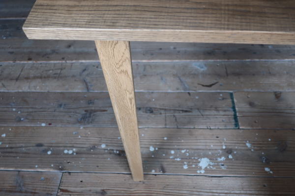 DIYで作るテーブル脚