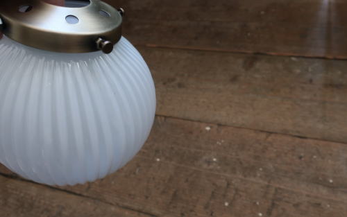 シンプルなアルミシェード