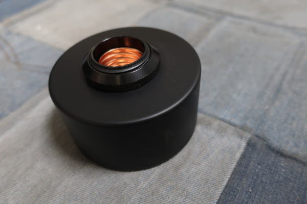 ブラックカラーのソケット灯具