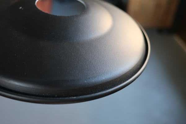 灯具に合わせやすいラウンドシェード