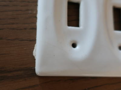 ぽってり感がかわいい陶器スイッチプレート