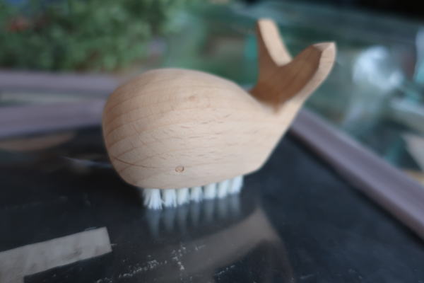 くじらデザインのミニブラシ